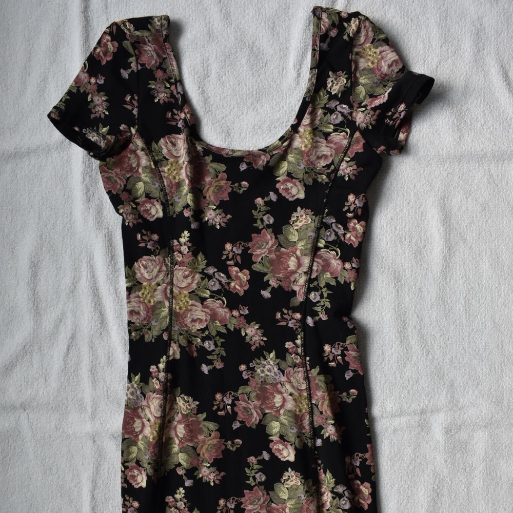 Talula Aritzia XXS floral dress